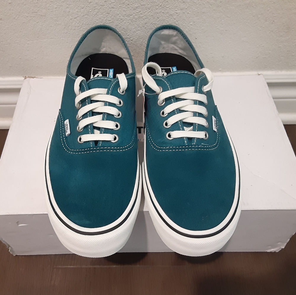 Vans - Picture 2 of 4